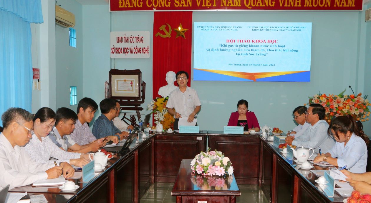 Sở KHCN, Sở TNMT và Trường Đại học Bách khoa - Đại học Quốc gia TP HCM tổ chức hội thảo nhằm đánh giá về khí tại giếng nước tự sôi. Ảnh: Phương Anh