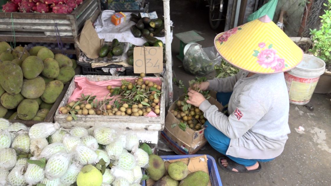 Chị Mai (quận Ninh Kiều, TP Cần Thơ) - chia sẻ, nhà đã được đo đạc từ rất lâu nhưng đến nay dự án vẫn chưa thấy triển khai, điều đó dẫn đến cuộc sống bấp bênh vì nhà hỏng không dám xây, và nếu xây sẽ không được đền bù phần tiền đó.