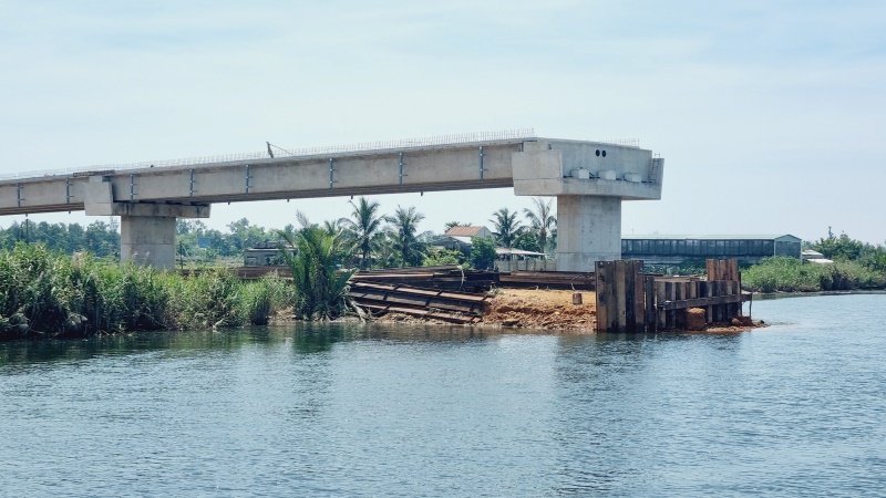 Cầu Tam Tiến chậm tiến độ 