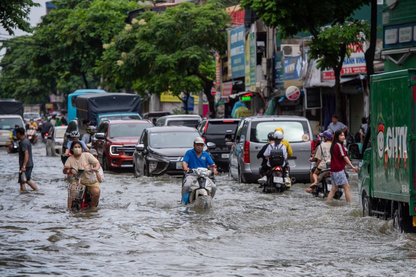 Giải bài toán cứ mưa là ngập ở Hà Nội