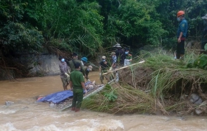 Tìm thấy thi thể người phụ nữ sau hơn 1 tuần bị mưa lũ cuốn trôi