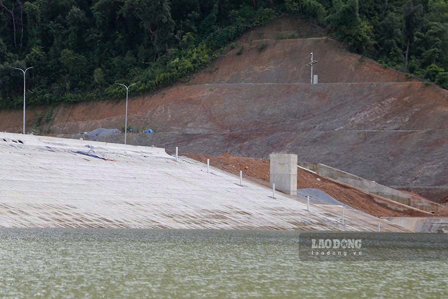 Đây là dự án nhóm B, cấp II - công trình Nông nghiệp và Phát triển nông thôn. Công trình có chiều dài thân đập hơn 367m, chiều cao đập lớn nhất là hơn 31m.