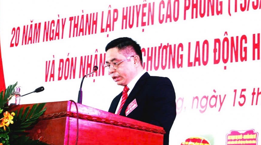 Tạm đình chỉ công tác Chủ tịch huyện Cao Phong