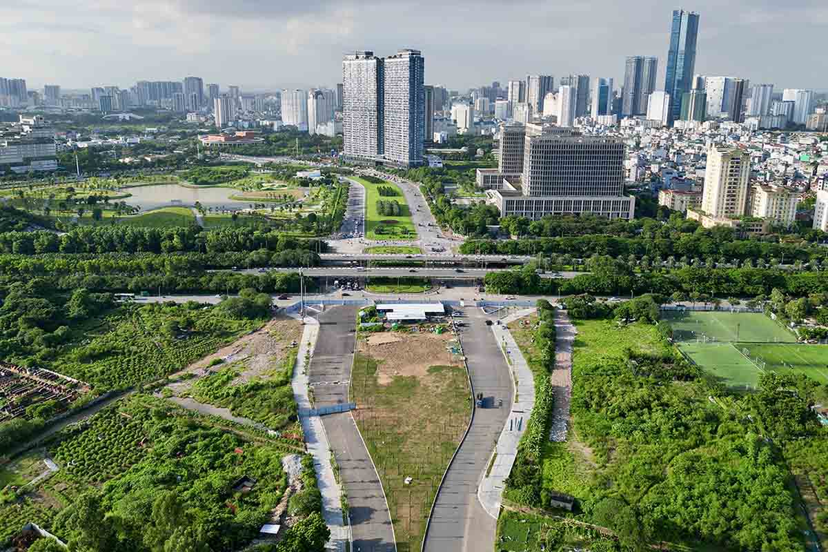 Điểm đầu tại nút giao Lê Quang Đạo - Đại lộ Thăng Long, điểm cuối tại Khu đô thị Dương Nội (quận Hà Đông). Theo thiết kế, tuyến đường sẽ có tiêu chuẩn đường liên khu vực, với vận tốc thiết kế 60 km/h. Quy mô mặt cắt ngang đường điển hình 40 m, đoạn khớp nối với Đại lộ Thăng Long (dài khoảng 110 m) có bề rộng mặt cắt ngang 100 m.